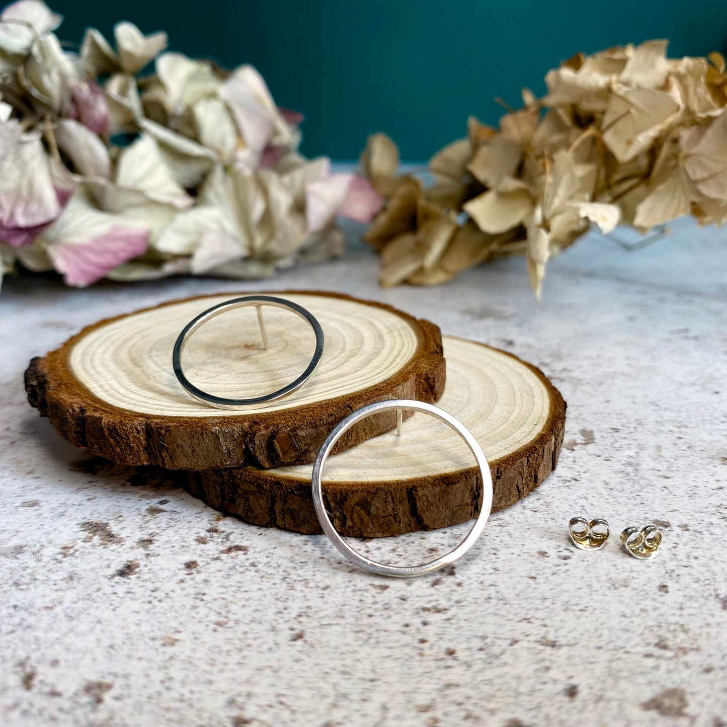 Large minimal circle stud earrings